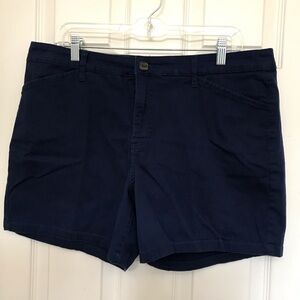 Navy St. John’s Bay 5” inseam shorts in dark navy.